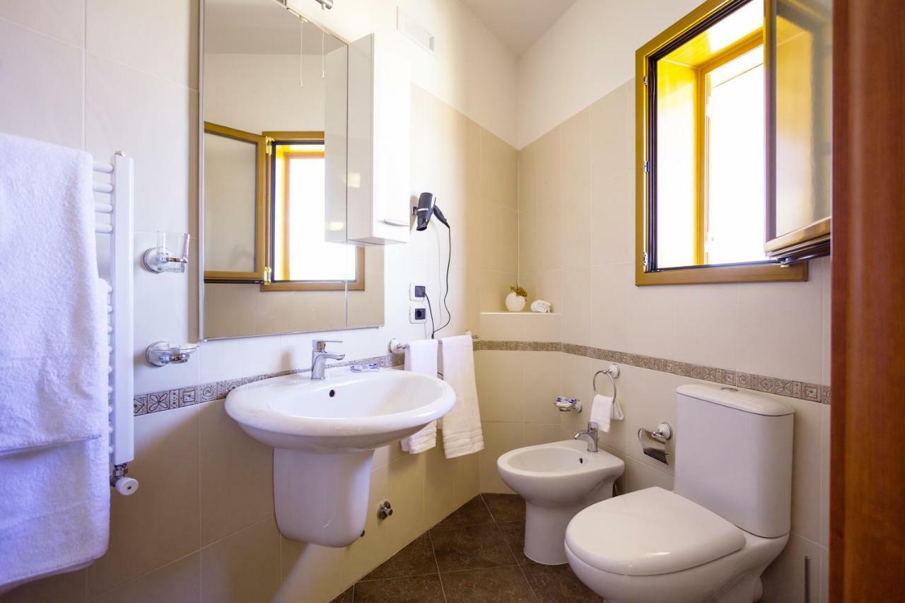 Rocca Degli Etnei Bed & Breakfast Paterno  Exterior photo